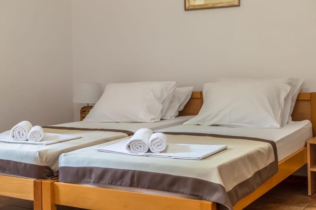 Motel Ljetni Raj Baska Voda Ngoại thất bức ảnh